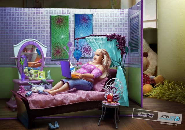 pub barbie détournée